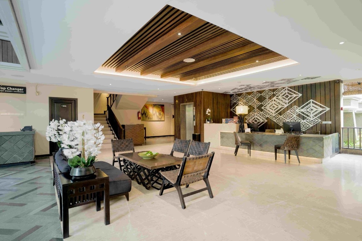 <span>Lobby</span>